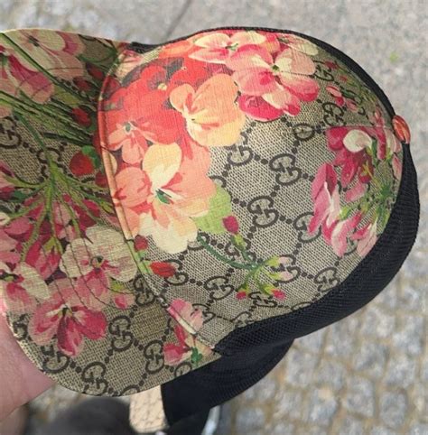 blume gucci cap